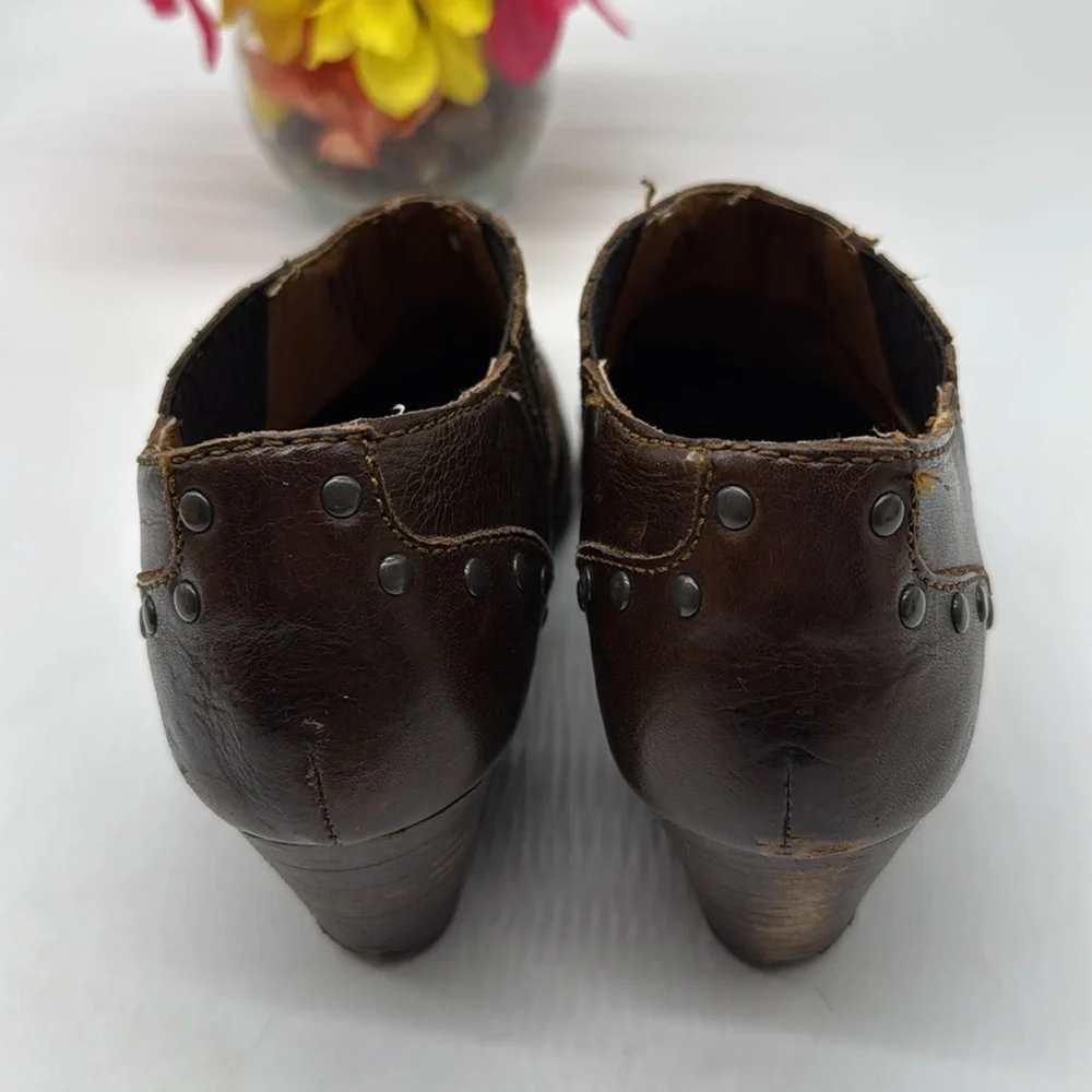 Born Chocolate Brown Ankle Boots Chunky Heel and Elastic Panels Size 7.5 MCA7775